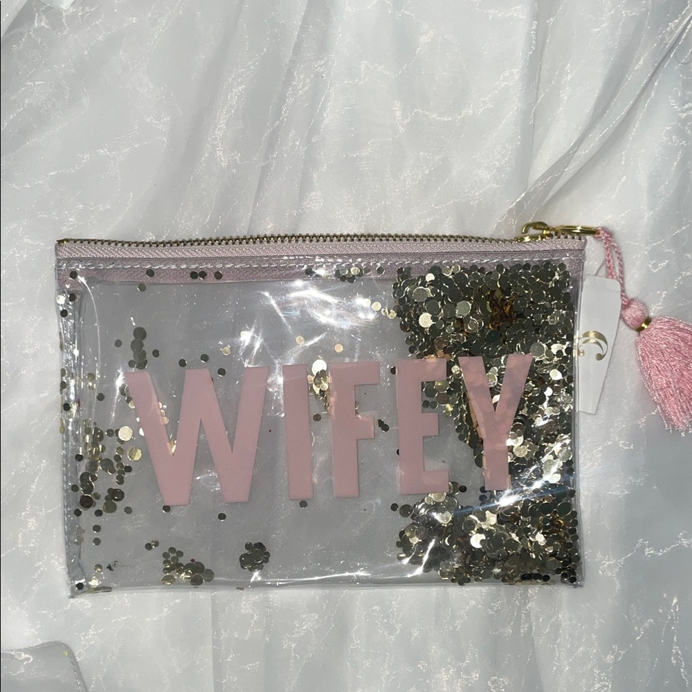 Pouch NEW Charming Charlie “Wifey” Glitter Zip Bag – Fun & Trendy Accessory